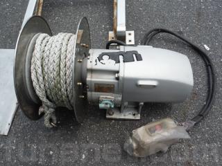 岩崎電機工業 ヤングウインチ 550W 24V | 船ネット